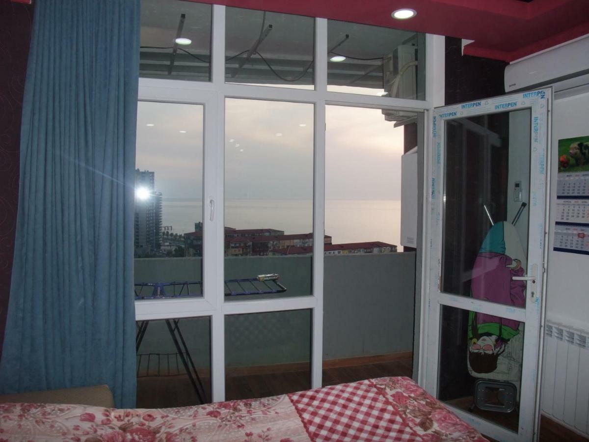 Apartment With Black Sea View บาทูมิ ภายนอก รูปภาพ