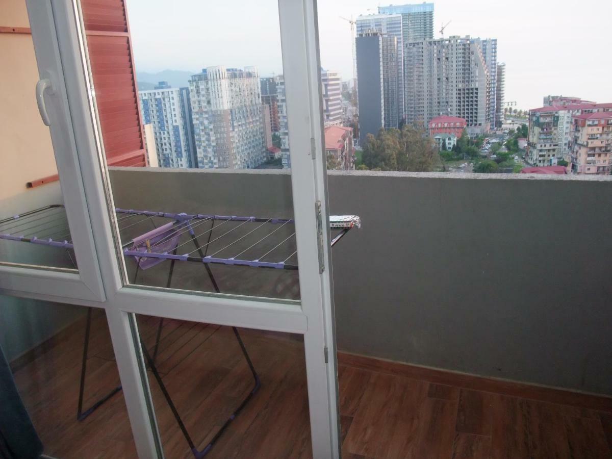 Apartment With Black Sea View บาทูมิ ภายนอก รูปภาพ